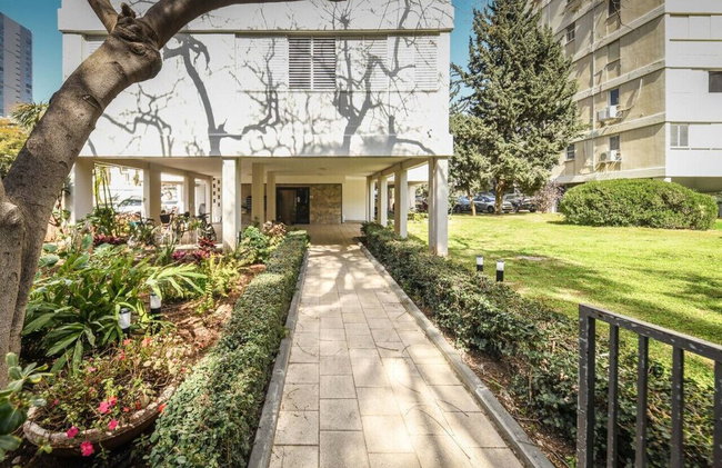 Stunning 2BR Apartment in Beeri - Foto 37
