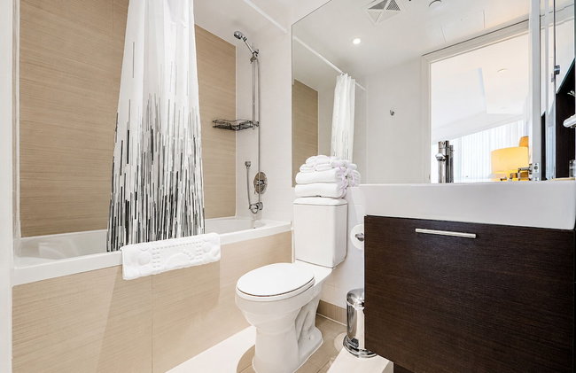 Quiet Medical Stay Condo - Walk to Hospitals, Uhn, Sickkids - Fast Wifi, Balcony - Foto 11