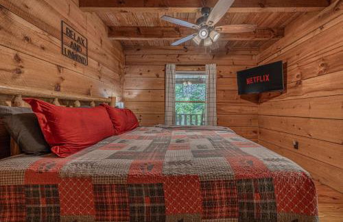 Smokies Cabin with Hot Tub and Arcade Games - Photo 30