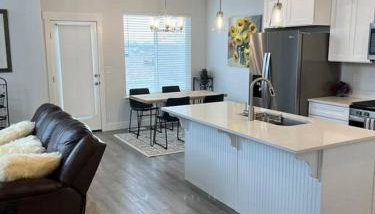 NEW 4-bed 4-bath Stylish House with Mountain View and 2 garages - Foto 5