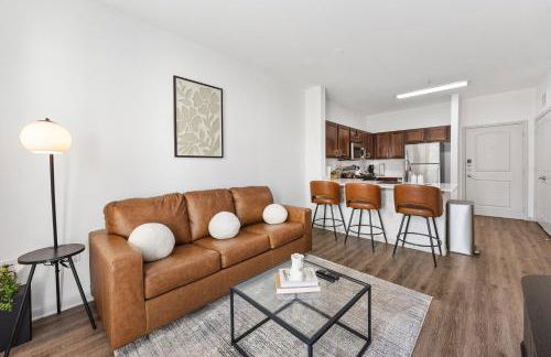 Softly Styled 1 King Sofa Bed Haven Frisco, TX - Foto 4