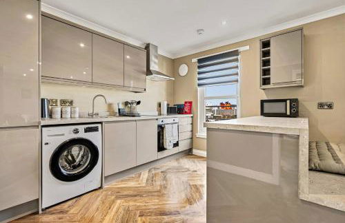 Outstanding 2BD Apt - Ferry Terminal & Free Parking - Foto 6