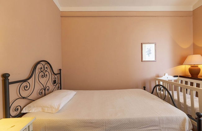 Classic Villa for Family With Pets - Photo 4