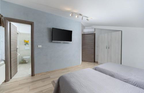 Modern Villa San Martino Heated Pool, Jacuzzi & Privacy - Foto 20