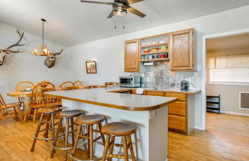 8 Mi to Hiking Home with Patio in Dtwn Pioche - Foto 7