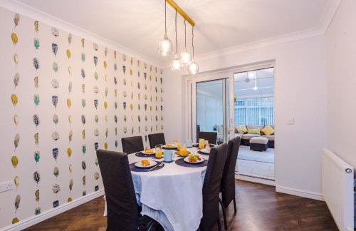 Kinship House by YourStays - Stunning Holiday Home in the Suburbs - Foto 9