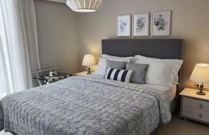 Overlooking the blue sea - Foto 33