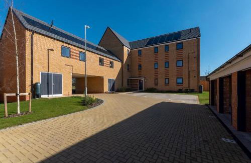 Cozy 2 Bed in Milton Keynes Free parking & WiFi - Photo 40