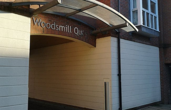 Cosy Riverside Apartment - Woodsmill Quay Free Parking - Foto 32