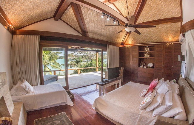 Mansão Exuberante Pé na Areia Ferradura - Photo 7