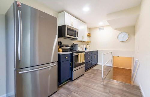 5 bedrooms with 4 Full Bath Fire Pit BBQ and Plush Amen on 1 2 acre - Photo 45