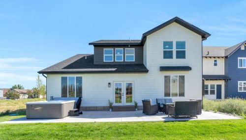 Dream Bear Lake Getaway w/ Hot Tub & Yard - Foto 1