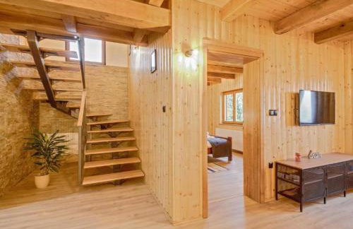 Apartment Stone and Wood - Photo 28