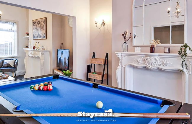 White Cozy House With Pool Table Game Room - Photo 20