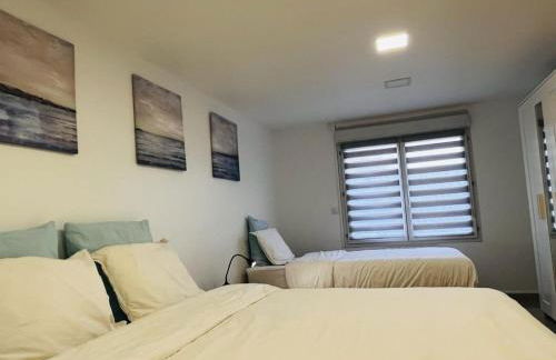 100m2 2 chambres 8 personnes - Grand parking et terrasse privée - Proche CDG-Parc expositions-Paris-Astérix-Disney - Foto 7