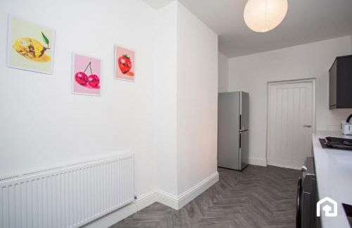 Vacant Nests The Fredrick Close to sea front - Photo 37