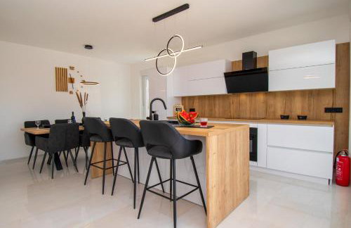 Villa Mina with a private pool in Pula - Photo 5