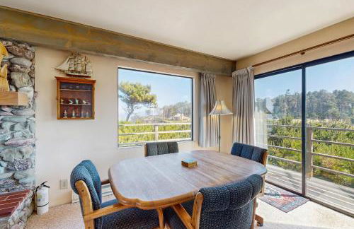 Oceanfront Home - Stunning Views & Private Hot Tub - Foto 12