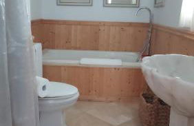 Southampton Village, 2 Fireplaces, Walk to All - Foto 76