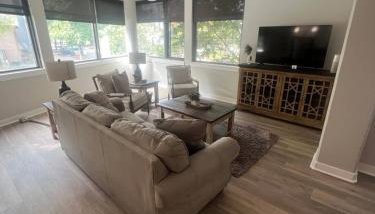 Luxurious Downtown 2 bedroom 2 bath with views 1M - Foto 2