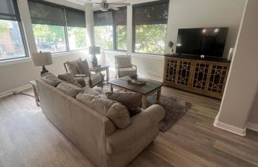 Luxurious Downtown 2 bedroom 2 bath with views 1M - Foto 2