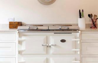 Independence House - Photo 2