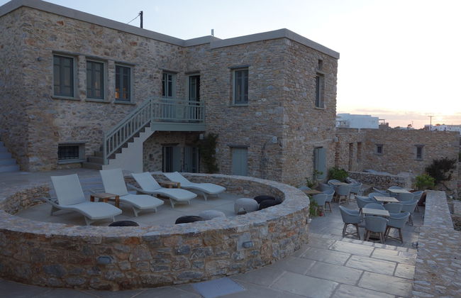 Themonies Luxury Suites - Photo 26