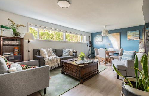 1400sf Cozy Retreat with Sound View, Garden & Privacy - Foto 17