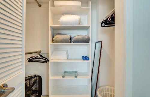 Steps to Sand Ocean-View Condo in Cocoa Beach! - Foto 15