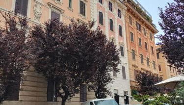 Val's Vatican Wall Apartment - Photo 4