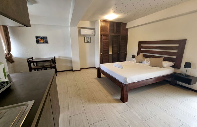 Day & Night Accommodations - Photo 12