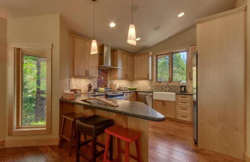 Fairway Favorite - Walk to Tahoe City Shops, Dining & Lake - Pet Friendly - Foto 7