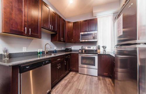 Massive Home - GroupStay - Parking & Location - Foto 6