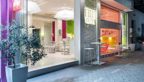Afrodite Suites - Photo 2