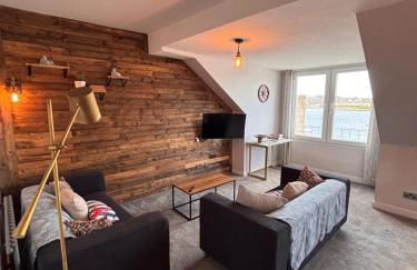 Stylish Coastal Apartment with Breathtaking views - Foto 2