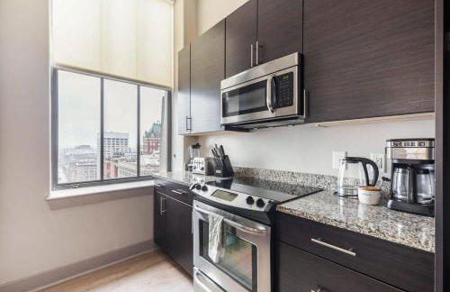 2BR Distinguished Apartment Rooftop Deck & Gym - Foto 8