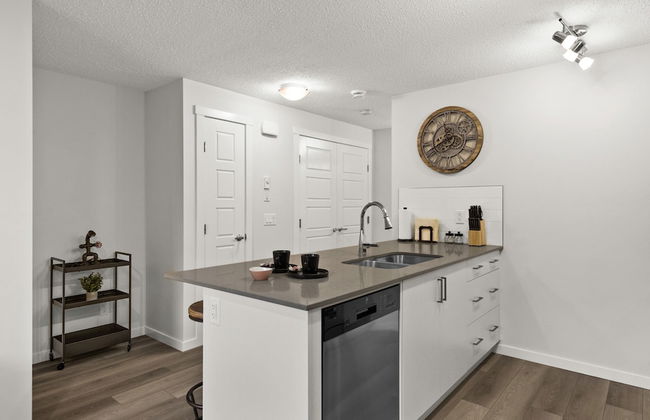 New Apartments in Cranston by GLOBALSTAY - Photo 37