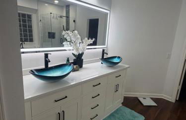 Luxury Lakefront 4BR - Corporate & Extended Stay Friendly - Foto 75