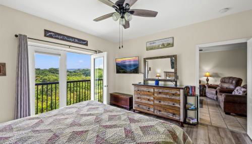 Smoky Mountain View Condo- Hot Tub, Indoor Pool, Walking Path, Playground - Foto 3