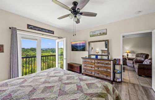 Smoky Mountain View Condo- Hot Tub, Indoor Pool, Walking Path, Playground - Foto 3