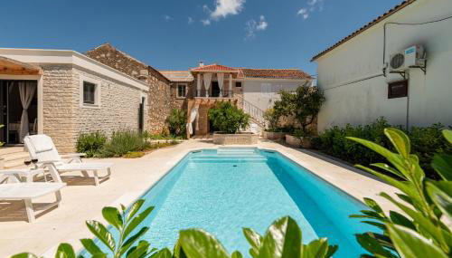 Apartment Varos with shared pool - Photo 5