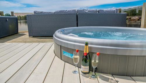 Lake View with Private Hot Tub at Tattershall Lakes - Foto 4