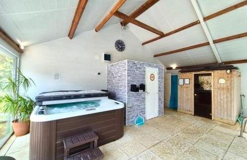 Magnificent 18th Century, 5 Star Luxury Spa - Photo 30