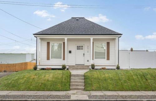 Updated Family Friendly Hillyard Gem NEW HOT TUB! - Foto 7