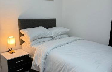 Cosy Six Bedroom House in Bedford Town - Foto 18