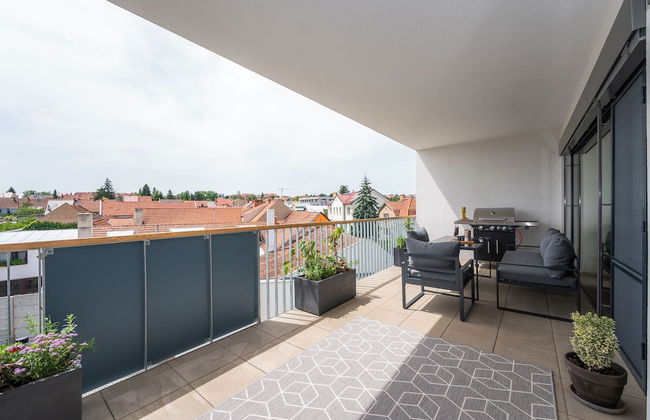 Fully equipped apartments with Terraces, Free garage parking, Netflix & AC - by Apartmány Šlapanice cz - Foto 42