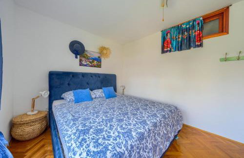 apartment with a magical view - Photo 9