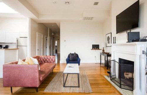Luxury 4BR 3BA in Fenway w Epic Roof Deck - Foto 3