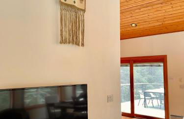 Lux, designer 8-acre retreat with private creek - Foto 32