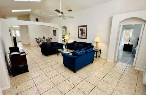 Spacious, Open Layout And Pool Relaxation! - Foto 17